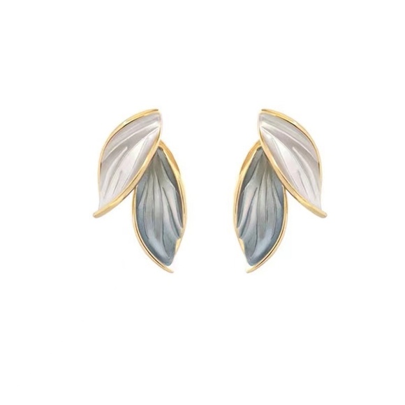 **ARISTA* Gold x Gray Simple Leaf Fashion Stud Earrings - Picture 1 of 5